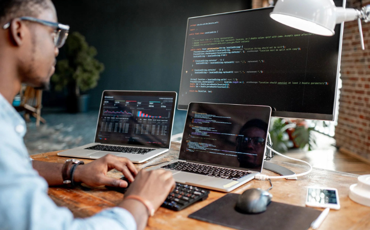 Key Skills and Responsibilities of a Software Developer